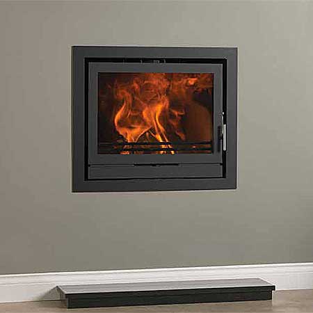 A classical yet contemporary design, the FPi8 features a truly stunning wide flame window that gives this model a superb room presence. The extra-large fire chamber accepts logs over ½ metre in length, which results in a longer burn and more efficient heating, not to mention the time saved in cutting small logs.
